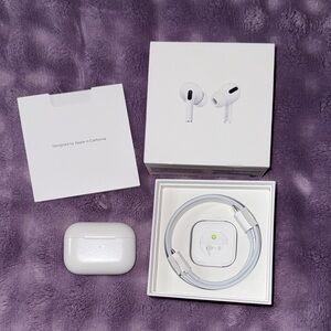 Apple AirPods Pro with White Charging Case